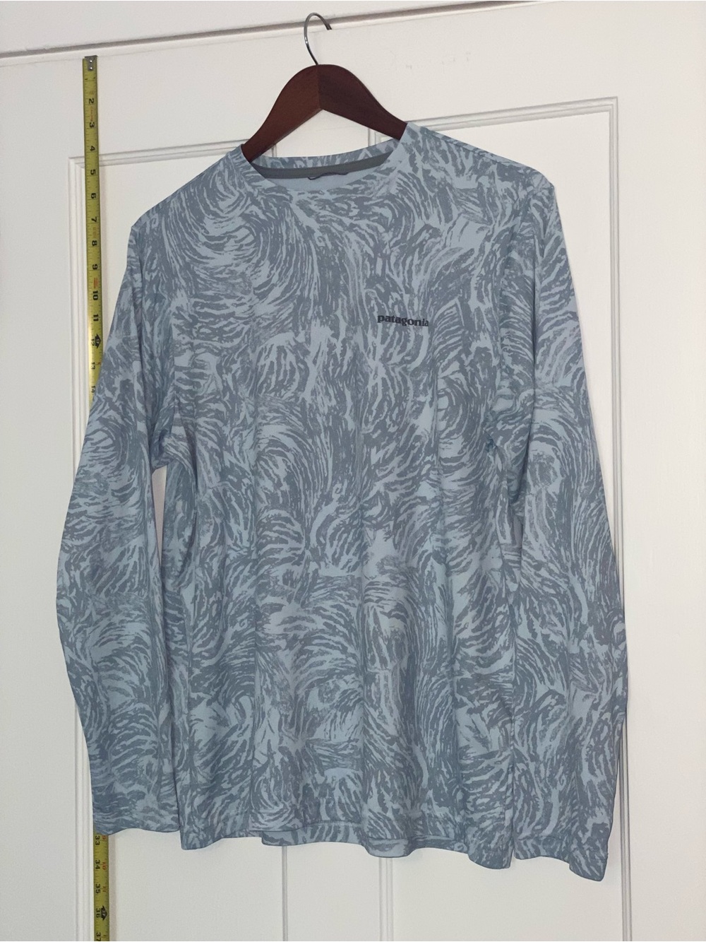 Patagonia Camouflage Athletic Shirt for fly fishing with River current design